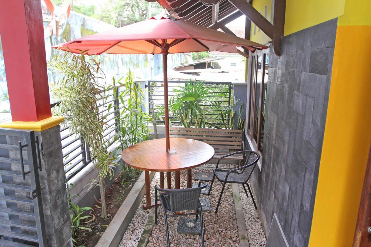 הוסטל יוגיאקרטה Koolkost Syariah Near Malioboro Area מראה חיצוני תמונה