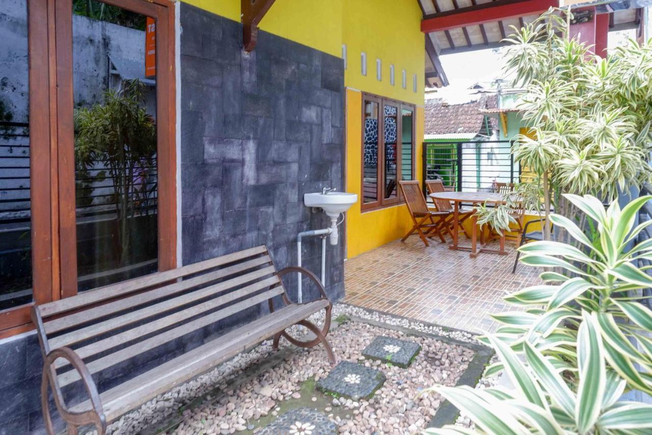 הוסטל יוגיאקרטה Koolkost Syariah Near Malioboro Area מראה חיצוני תמונה