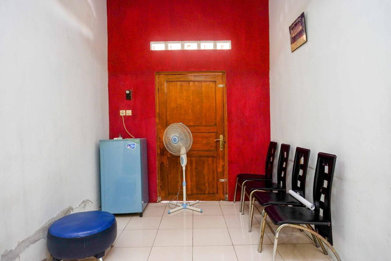 הוסטל יוגיאקרטה Koolkost Syariah Near Malioboro Area מראה חיצוני תמונה
